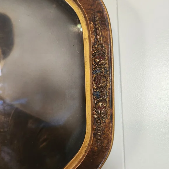 Antique Charcoal Drawing Art Wood Ornate Floral Frame Convex Bubble Glass Gold - Picture 9 of 15